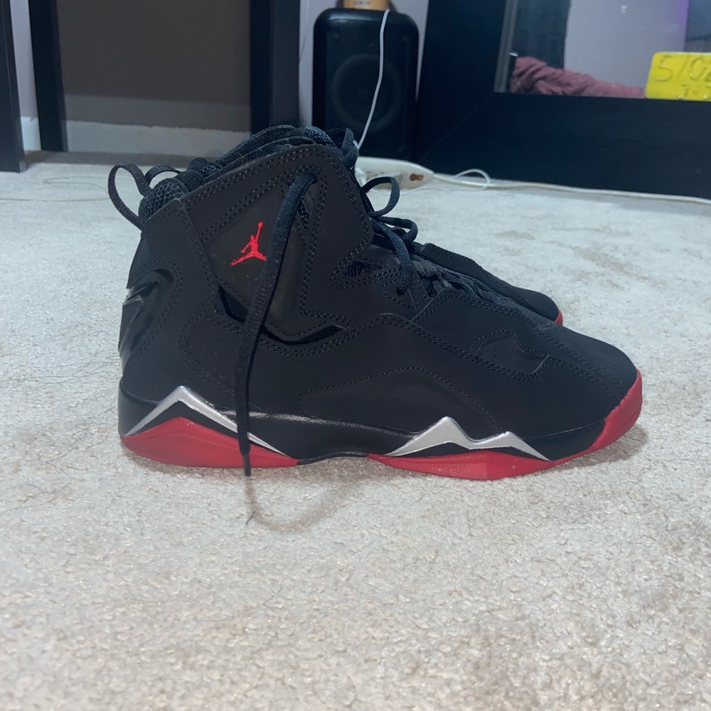 Air Jordan true flight black gym red size 7Y